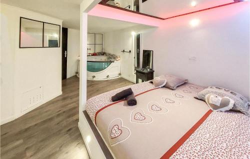 Saint-Bonnet-le-Chateau Apartment | Lovely Apartment In Saint-Bonnet-Le-Châtea