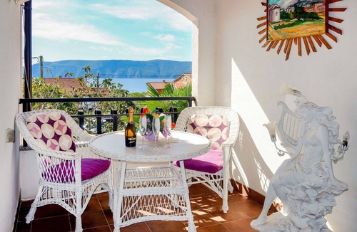 Pinezici Apartment | Lovely apartment for 5 guests with A/C, WIFI, TV and patio