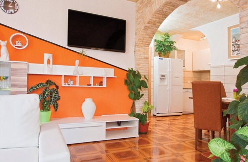 Pomer Apartment | Lovely apartment in Valtursko Polje with WiFi
