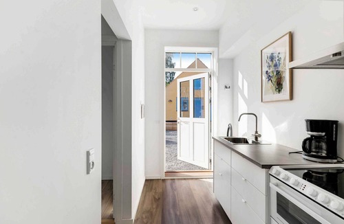Svaneke Apartment | Lovely apartment at Solgaarden 9 Årsdale