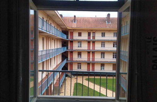 Guise Apartment | Lovely apartment at the Familistère de Guise. 2 bedrooms, living room with kitchen