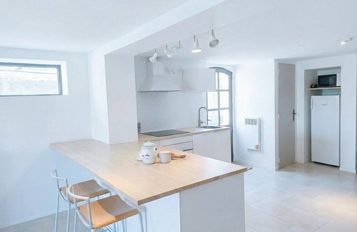 Montreal Apartment | Lovely apartment close to amazing medieval town