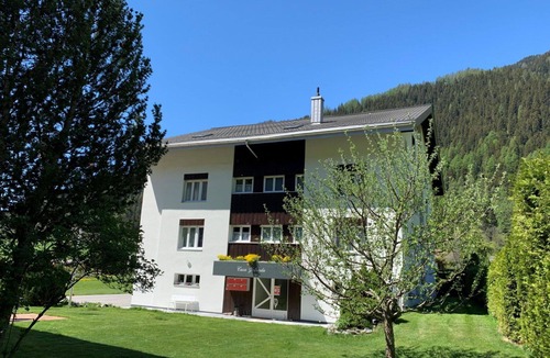 Reckingen Apartment | Lovely apartment for 4 people with WIFI, TV, balcony and pets allowed