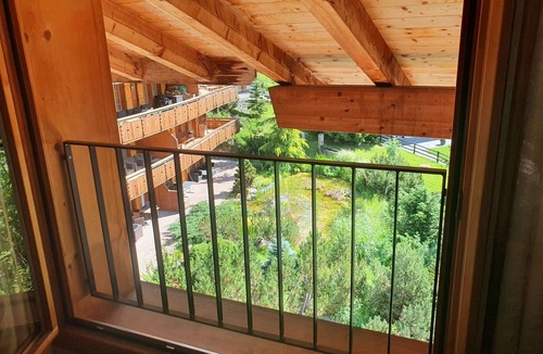 Grindelwald Apartment | Lovely apartment for 6 guests with WIFI, TV, balcony and pets allowed