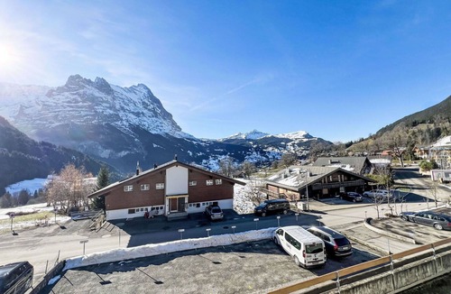 Grindelwald Apartment | Lovely apartment for 5 guests with WIFI, TV, balcony and panoramic view