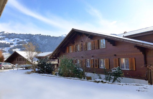 Zweisimmen Apartment | Lovely apartment for 6 guests with WIFI, TV, balcony, pets allowed and panoramic view