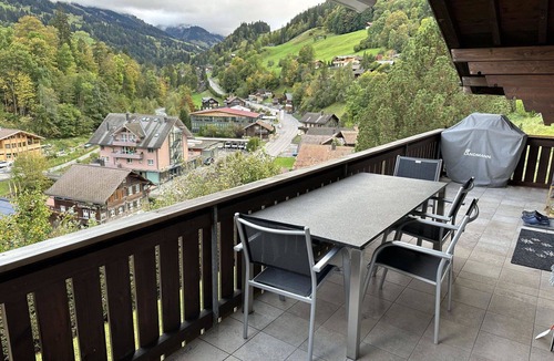 Zweisimmen Apartment | Lovely apartment for 6 people with WIFI and balcony