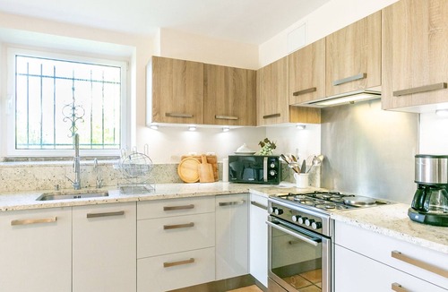 Daoulas Apartment | Lovely apartment for 2 people with WIFI, TV and pets allowed