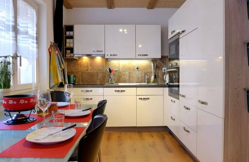 Boenigen Apartment | Lovely apartment for 3 people with A/C, WIFI, TV and terrace