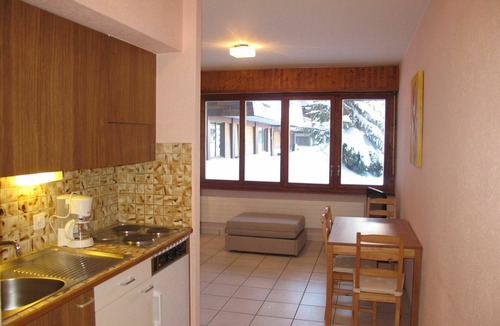 Vex Apartment | Lovely apartment for 3 guests with WIFI, pool, TV and pets allowed