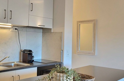 Bissone Apartment | Lovely apartment for 4 people with A/C, pool, WIFI, TV, balcony and panoramic view