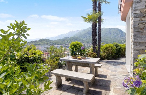 Locarno Apartment | Lovely apartment for 4 guests with WIFI, A/C, TV, patio and panoramic view