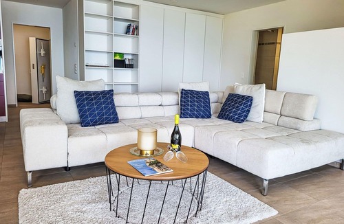 Gordola Apartment | Lovely apartment for 4 people with WIFI, TV, patio, pets allowed and panoramic view