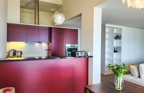Gordola Apartment | Lovely apartment for 4 people with WIFI, TV, patio, pets allowed and panoramic view