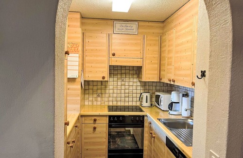 Salouf Apartment | Lovely apartment for 4 guests with pool, WIFI, TV, balcony, pets allowed and panoramic view