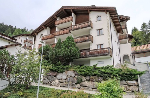 Salouf Apartment | Lovely apartment for 4 guests with pool, WIFI, TV, balcony, pets allowed and panoramic view