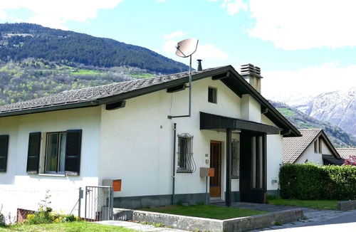 Aquila Apartment | Lovely apartment for 4 guests with WIFI, TV, balcony and pets allowed