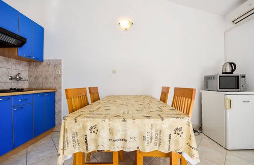 Tribanj Apartment | Lovely apartment for 4 guests with A/C, WIFI, TV and terrace