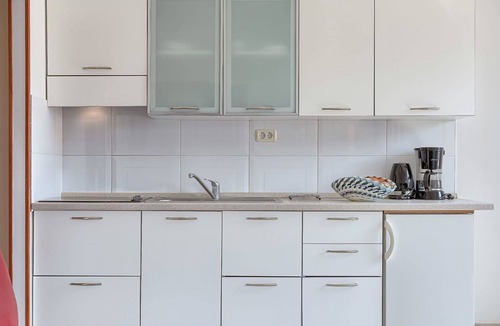 Monterol Apartment | Lovely apartment for 5 people with pool, WIFI, A/C, TV and terrace