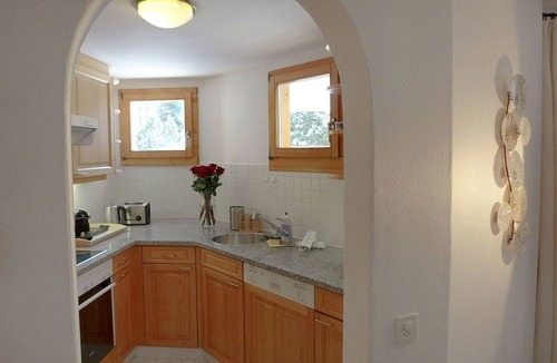Celerina-Schlarigna Apartment | Lovely apartment for 6 people with WIFI, TV, balcony, pets allowed and panoramic view