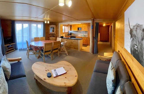 Graechen Apartment | Lovely apartment for 6 people with WIFI, TV, balcony and panoramic view