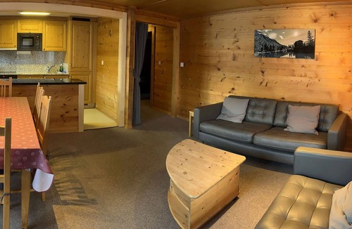 Graechen Apartment | Lovely apartment for 6 guests with WIFI, TV, balcony and panoramic view