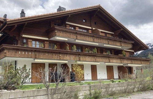 Saanenmoeser Apartment | Lovely apartment for 6 guests with WIFI, TV and balcony
