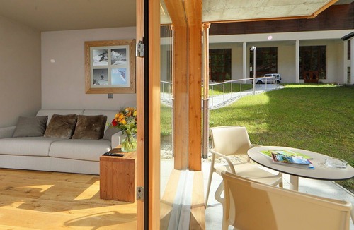 Zinal Apartment | Lovely apartment for 6 guests with WIFI, TV, terrace, pets allowed and parking