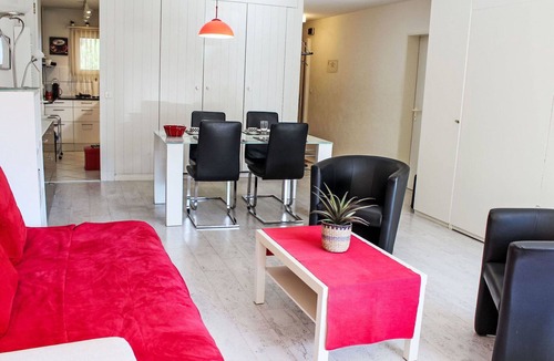 Davos-Dorf Apartment | Lovely apartment for 6 people with pool, WIFI, TV and balcony