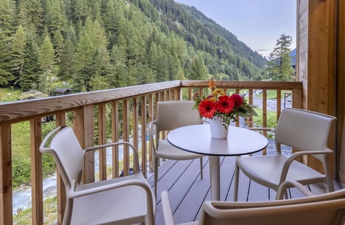 Zinal Apartment | Lovely apartment for 6 people with WIFI, TV, pets allowed and parking