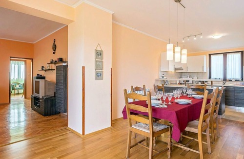 Skropeti Apartment | Lovely apartment for 6 people with WIFI, private pool, A/C, TV, terrace, pets allowed and parking