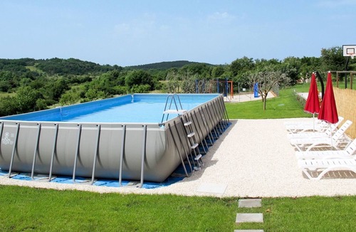Skropeti Apartment | Lovely apartment for 6 people with WIFI, private pool, A/C, TV, terrace, pets allowed and parking