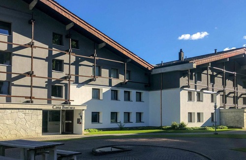 Acletta Apartment | Lovely apartment for 8 people with pool, WIFI, TV, balcony, pets allowed, panoramic view and par...