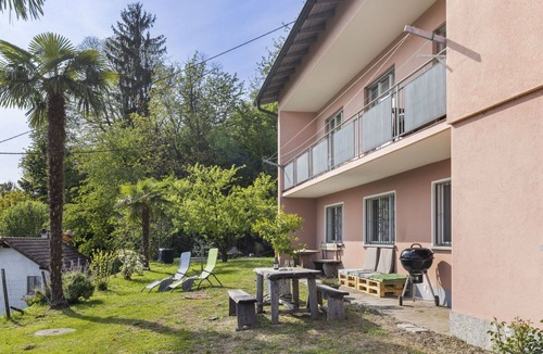 Riazzino Apartment | Lovely apartment for 8 people with WIFI, patio, pets allowed and panoramic view