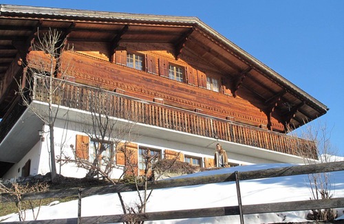 Lenk Apartment | Lovely apartment for 8 guests with WIFI, balcony and pets allowed