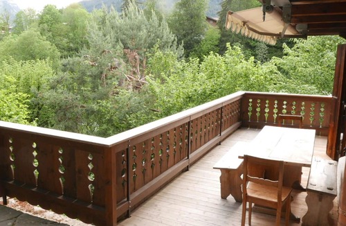 Gstaad Apartment | Lovely apartment for 9 guests with WIFI and balcony