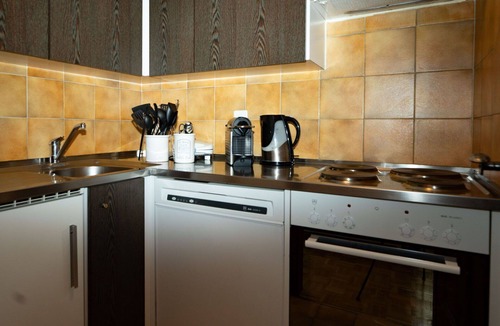 Celerina-Schlarigna Apartment | Lovely apartment for 3 guests with WIFI, TV, balcony, pets allowed and panoramic view