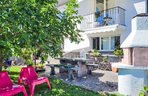 Gordola Apartment | Lovely apartment for 2 guests with WIFI, A/C, TV, patio, pets allowed and panoramic view
