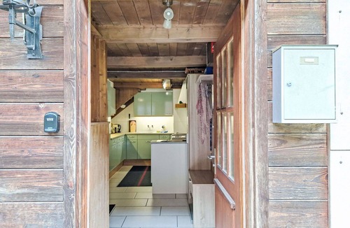 Lauterbrunnen Apartment | Lovely apartment for 4 people with WIFI, TV, terrace, pets allowed and panoramic view