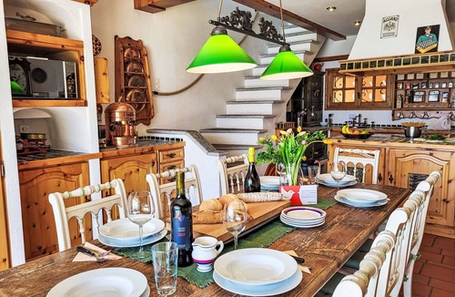 Locarno Apartment | Lovely apartment for 4 guests with pool, WIFI, TV, patio, pets allowed and panoramic view