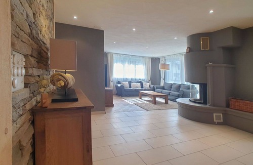 Saas-Fee Apartment | Lovely apartment for 10 guests with WIFI, TV, balcony and pets allowed