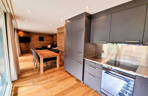 Saas-Fee Apartment | Lovely apartment for 8 guests with WIFI, TV and balcony