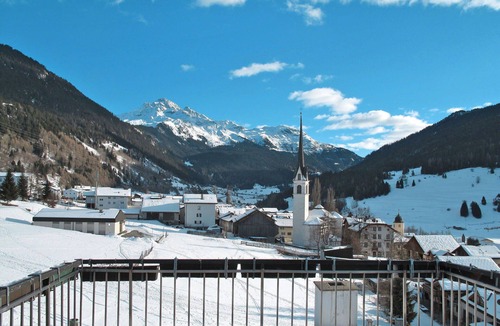 Savognin Apartment | Lovely apartment for 7 guests with balcony, panoramic view and parking