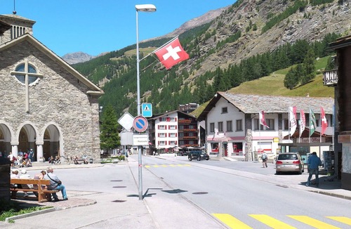 Saas-Balen Apartment | Lovely apartment for 6 guests with WIFI, TV, balcony, pets allowed and parking