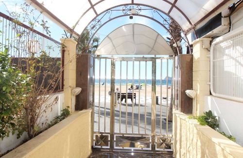 Benidorm Apartment | Lovely apartment for 3 people with A/C, pool and TV