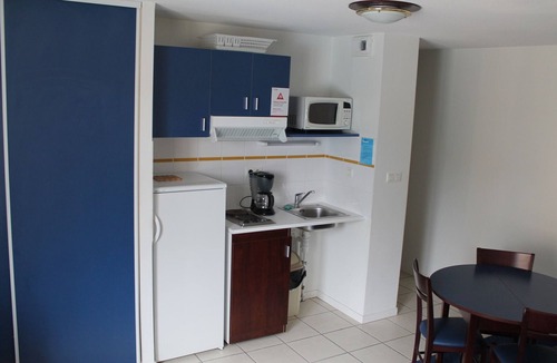 La Roche-Posay Apartment | Lovely apartment 170m from thermal baths - 5 guests