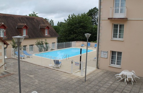 La Roche-Posay Apartment | Lovely apartment 170m from thermal baths - 5 guests