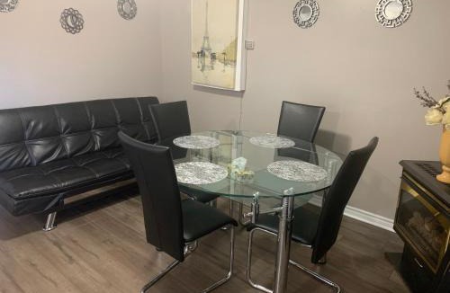 Grimsby Apartment | Lovely apartment house