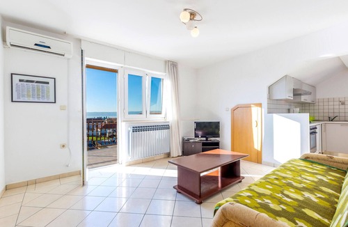 Kastel Luksic Apartment | Lovely apartment in Kastel Luksic