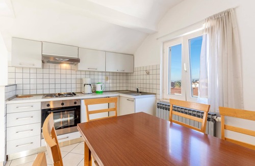 Kastel Luksic Apartment | Lovely apartment in Kastel Luksic